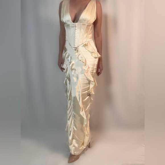 Elegant Cream Corset Dress - Picture 4 of 7